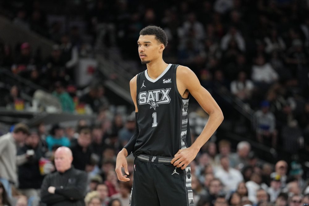 勇士逆转法国男篮，麦科勒姆打破历史纪录