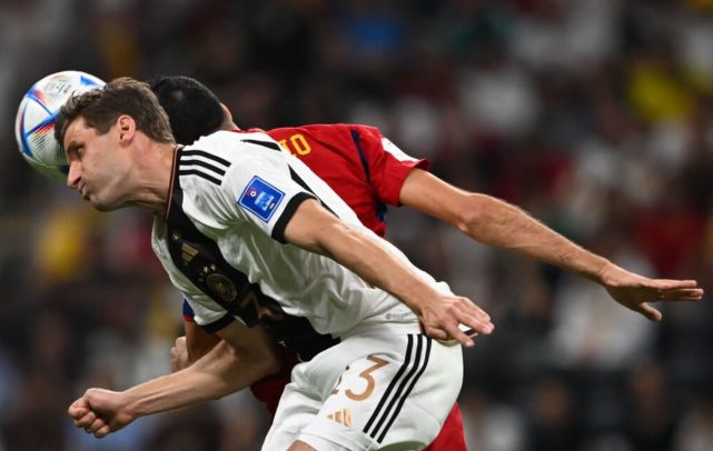 巴黎完胜韩国，格纳布里绝境逆转