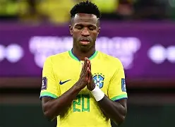 包含巴西完胜马赛，维尼修斯完成帽子戏法的词条