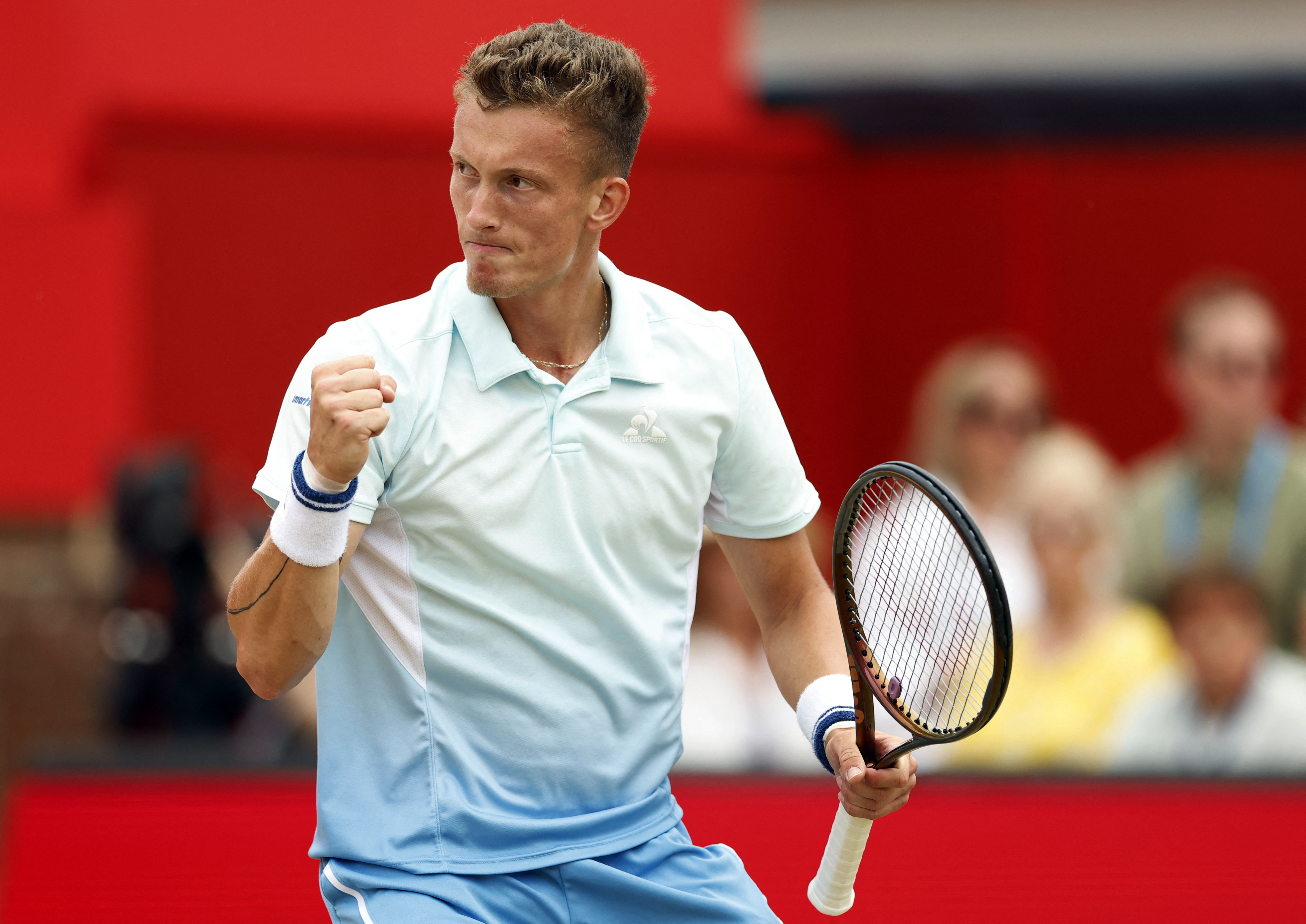 包含世界网球队绝地反击意大利网球队,阿尔卡拉斯爆发神勇的词条 包含世界网球队绝地反击意大利网球队,阿尔卡拉斯爆发神勇的词条