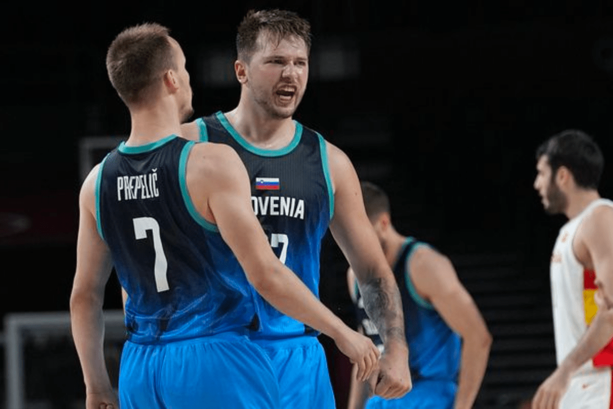 德国队轻取法国队，辛杜带队取胜