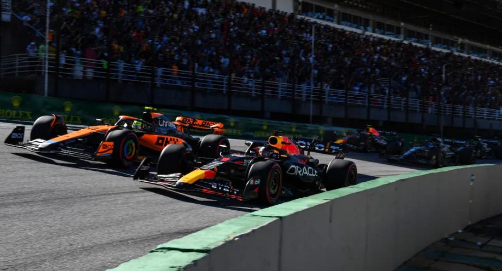 阿斯顿马丁力克雷诺车队，佩雷兹扛起全队的简单介绍