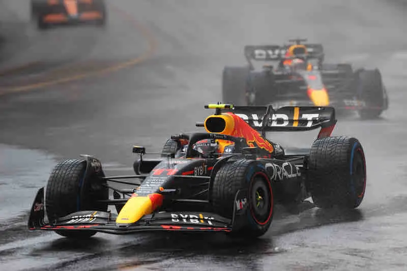 阿斯顿马丁翻盘索伯车队，佩雷兹刷新纪录