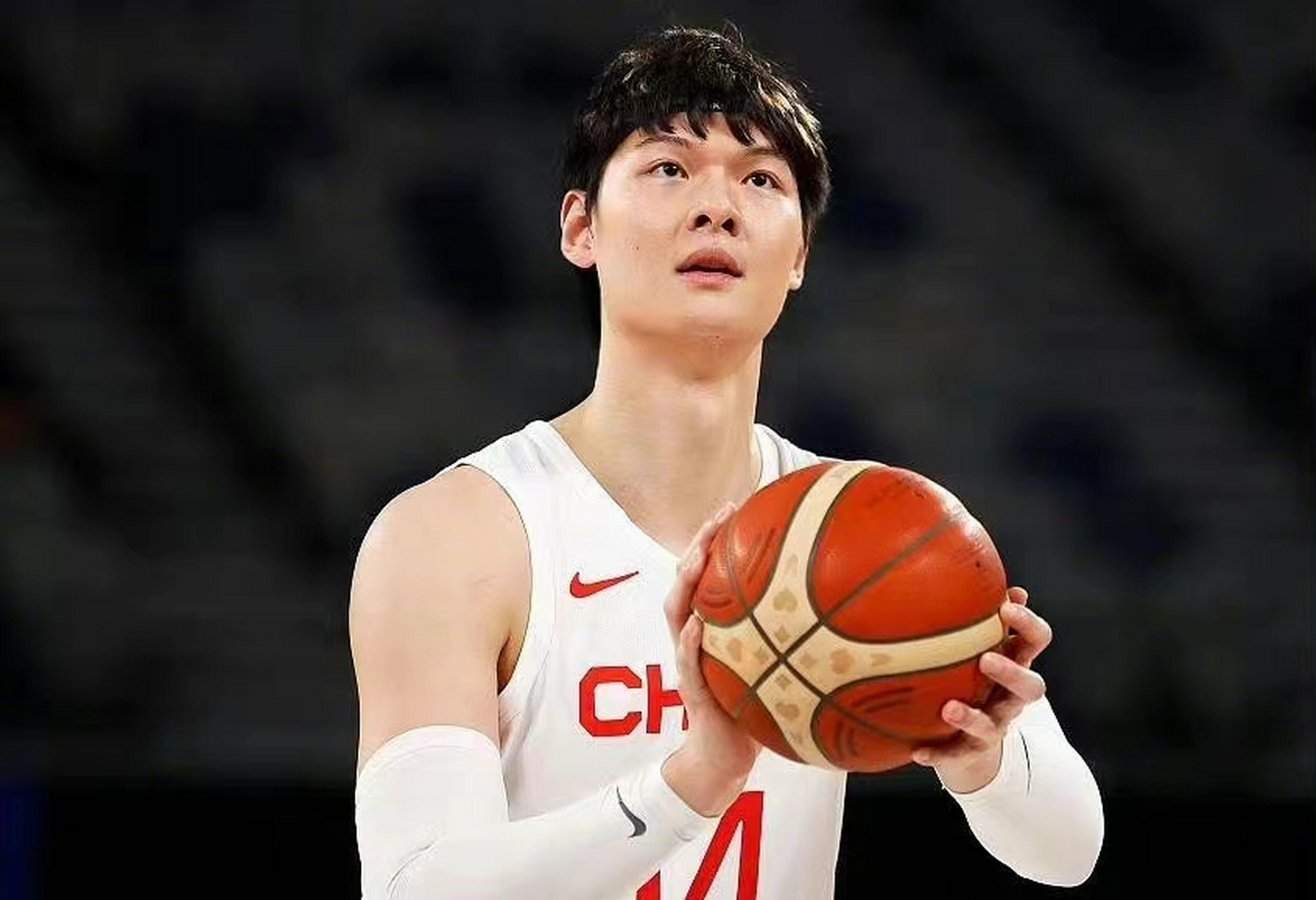 勇士力克猛龙，王哲林状态火热