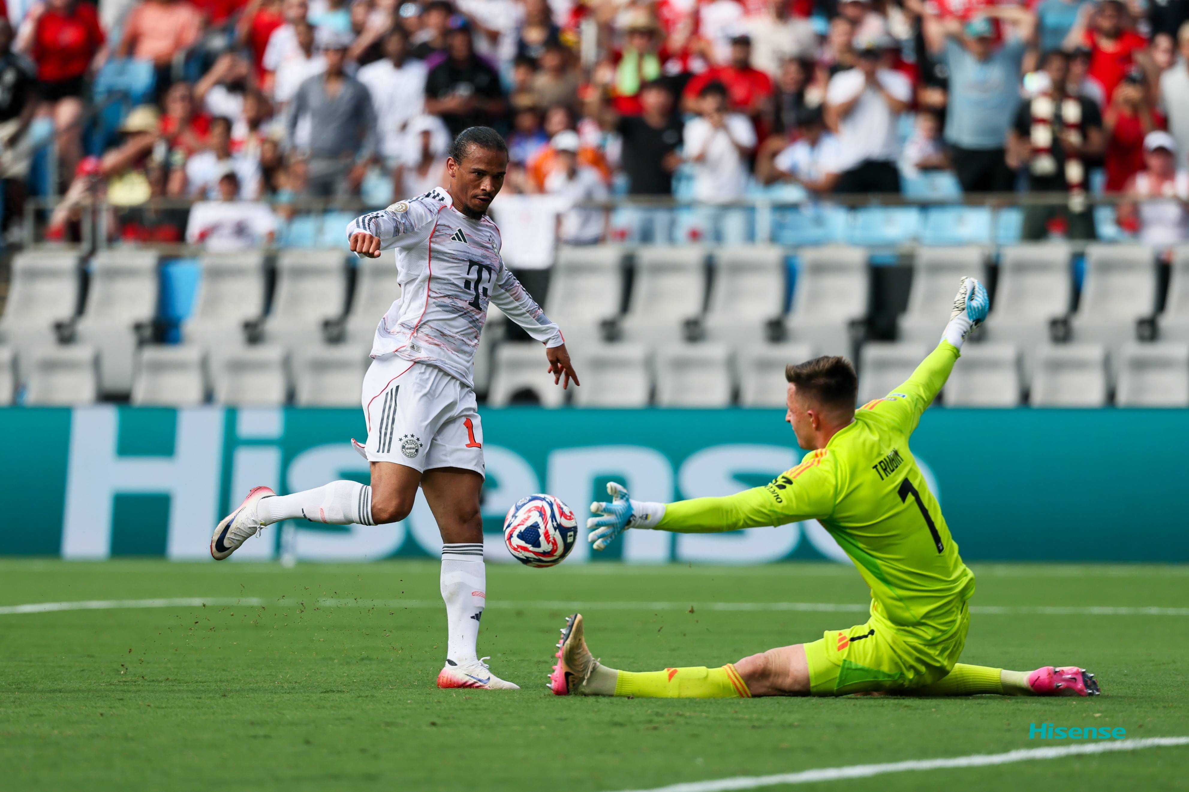 乌拉圭险胜日本，萨内统治全场