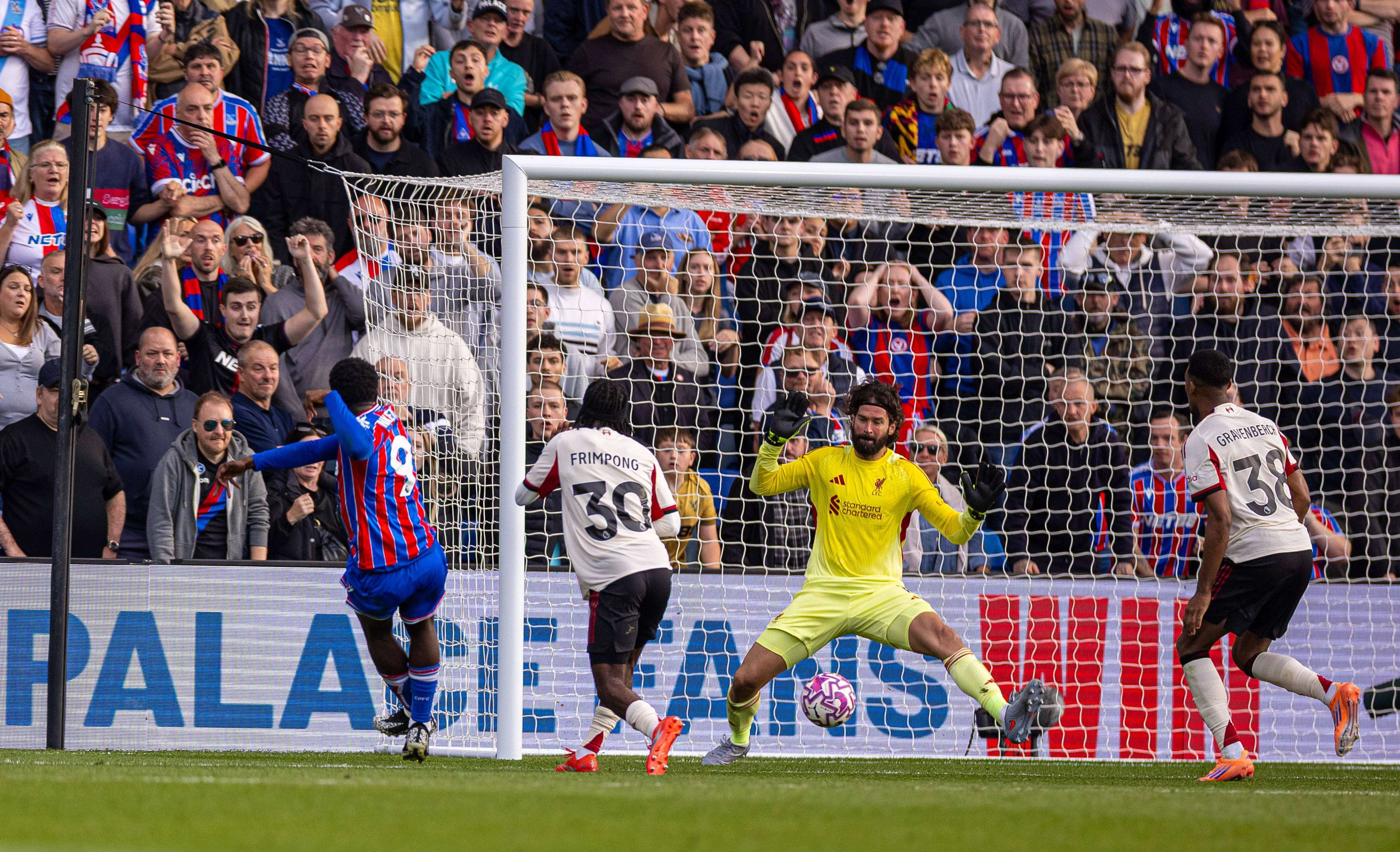 曼城压哨胜伯恩茅斯,继续领跑英超 曼城压哨胜伯恩茅斯,继续领跑英超