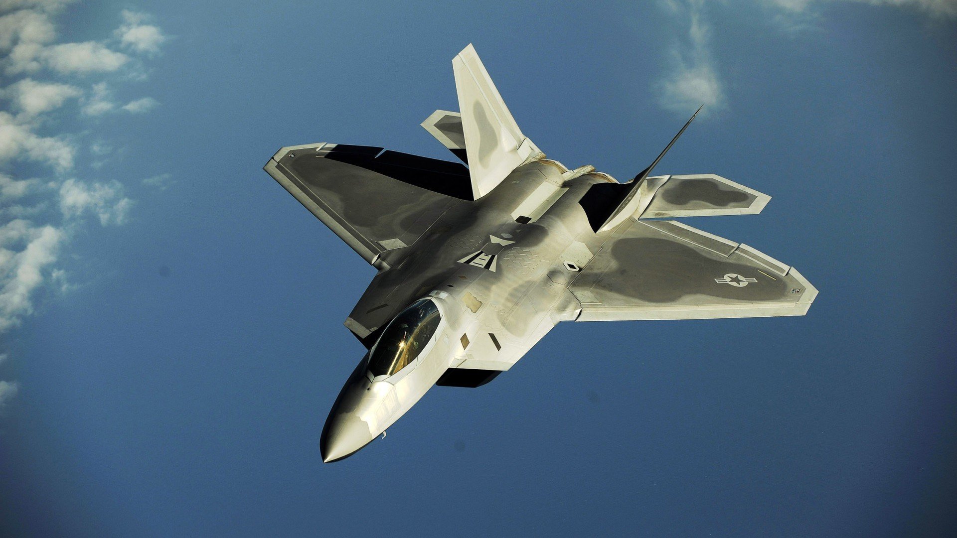 当巴萨遭遇几内亚皇马，维尼修斯在虚构的足球史诗中完成终极加冕